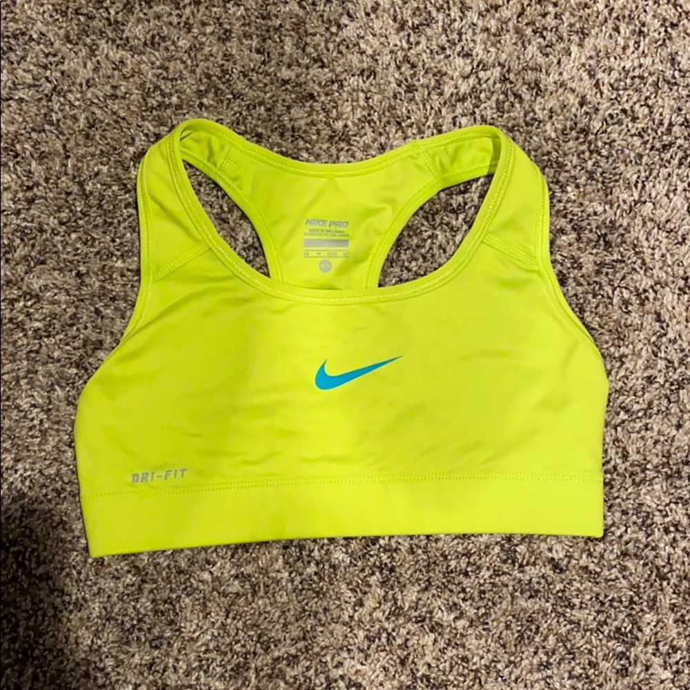 sports bra